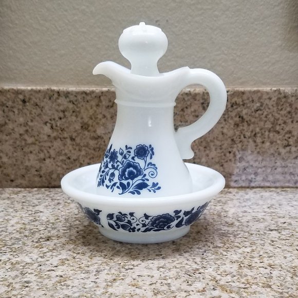 Vintage Avon Delft Blue Soap Bar, Soap Dish, & Skin So Soft Bath Oil - Picture 12 of 14